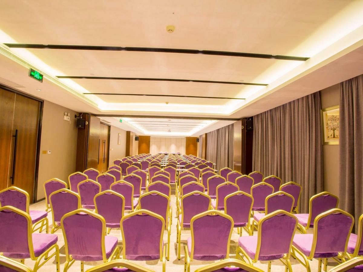 Borrman Hotel Nanning Railway Station Branch Bagian luar foto
