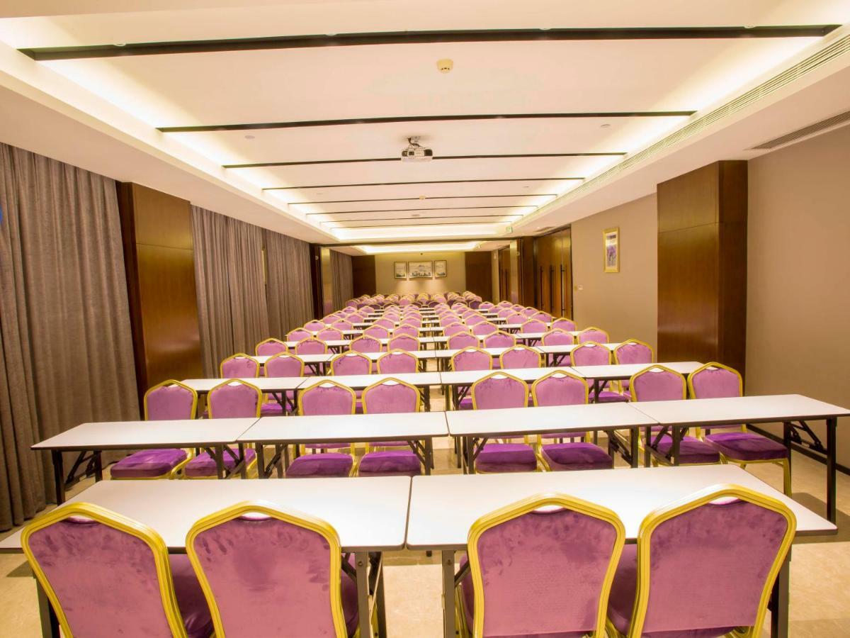 Borrman Hotel Nanning Railway Station Branch Bagian luar foto